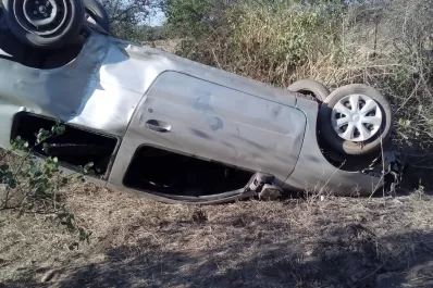 Encontraron un auto dado vuelta sobre la Ruta 341