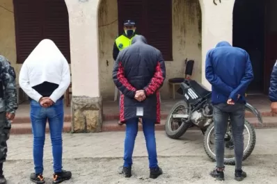 Tres personas fueron detenidas por realizar disparos desde un auto