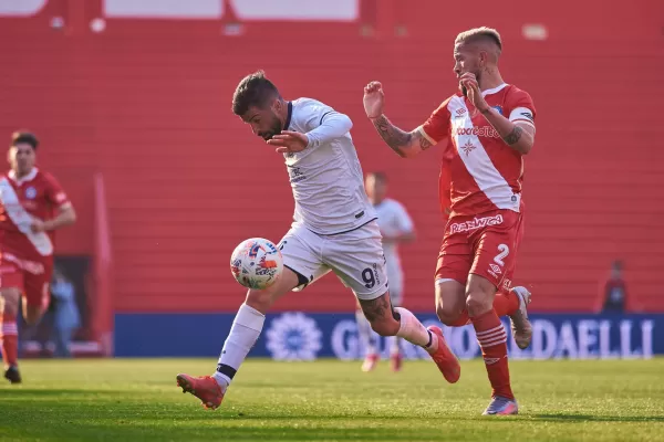 Talleres festejó ante Argentinos en La Paternal y alcanzó la línea de Lanús