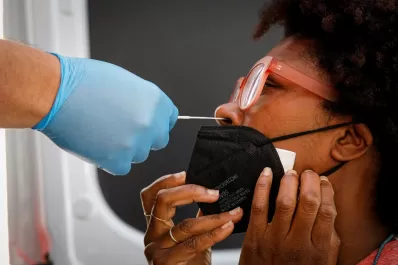 Las hospitalizaciones por coronavirus en Estados Unidos tocan el máximo en ocho meses