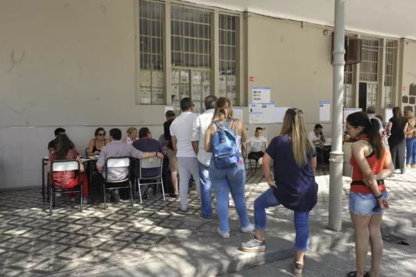 Rumbo a las PASO: cuatro listas salen a la caza del voto liberal