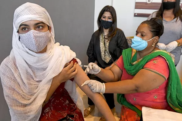 Coronavirus: India inmunizó a 10 millones de personas en un solo día