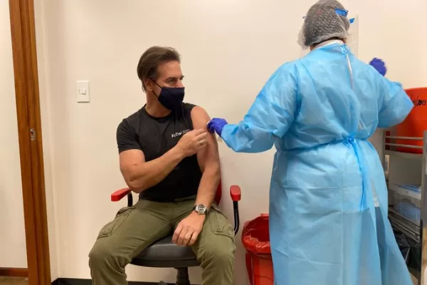 Uruguay: Lacalle Pou recibió la tercera dosis de la vacuna contra el coronavirus