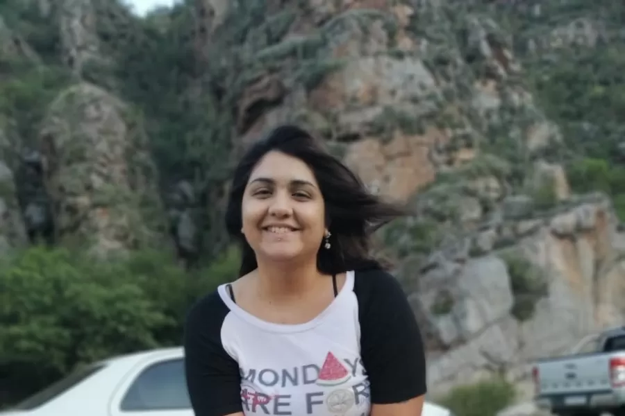 DEBORAH BARRIONUEVO. Escritora riojana, autora de “Jaro”. 