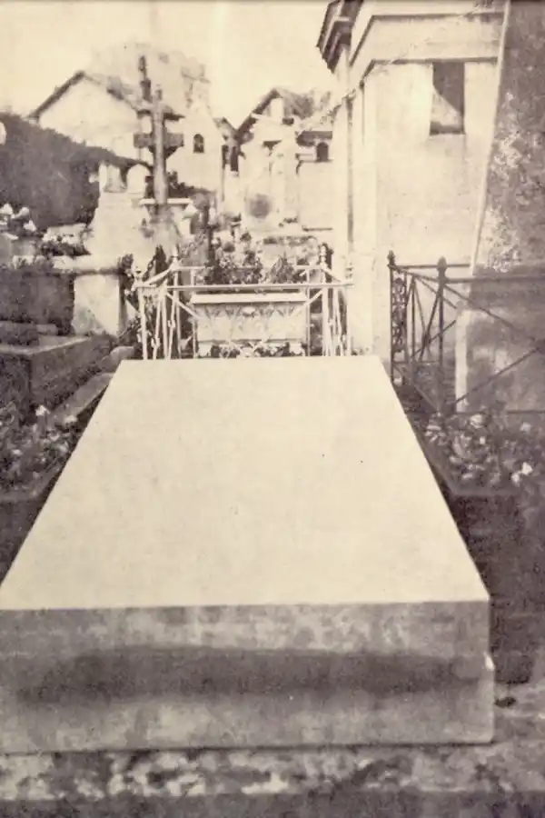 LA PRIMERA NECRÓPOLIS. Panorámica del viejo cementerio de Neuilly-Sur-Seine.