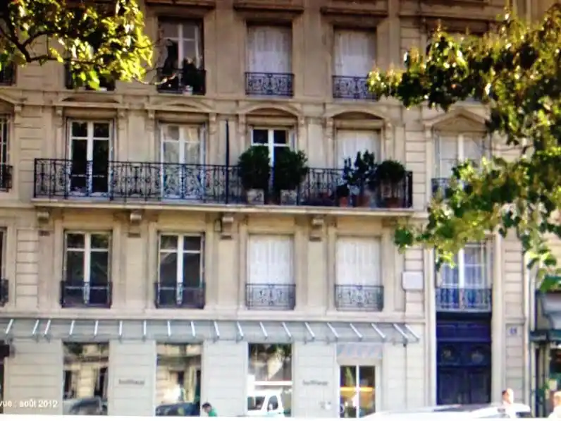EN BUENOS AIRES. El monumento del cementerio de La Recoleta permanece vacío.