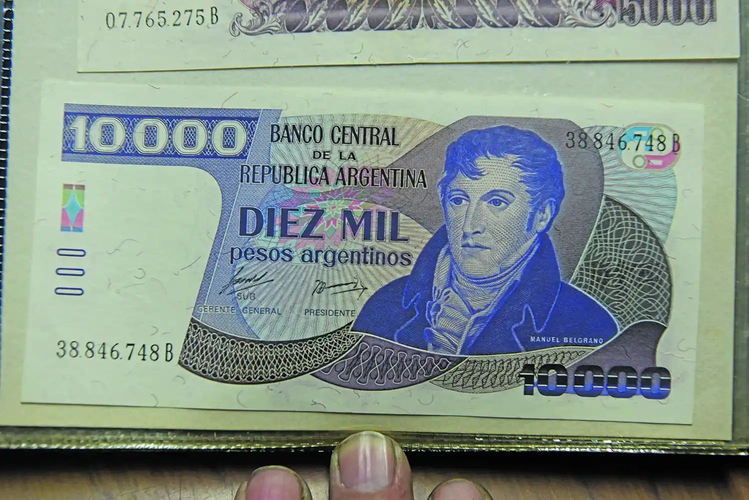 EL PRÓCER VINCULADO A TUCUMÁN. Un billete de 10.000 pesos argentinos de 1977 con la figura de Manuel Belgrano.