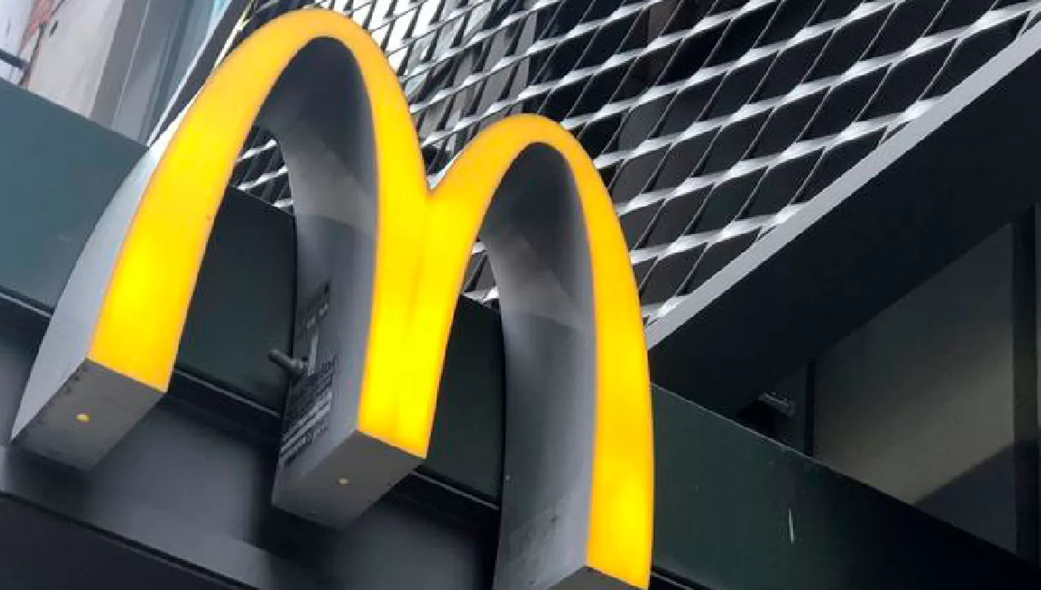 RECALCULANDO. McDonald's es una de las primeras compañías en tomar medidas por Delta.