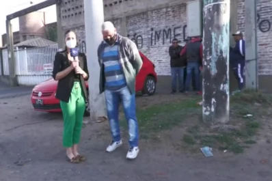 Choferes de la línea 7 quemaron cubiertas contra los despidos en la empresa