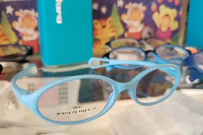 Una especialista tucumana advierte que las pantallas están destrozando la visión de los niños