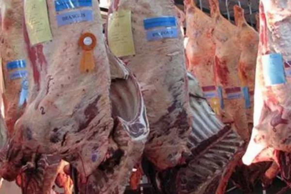 La Asociación cristiana de dirigentes de empresa criticó la renovación de las restricciones para exportar carne