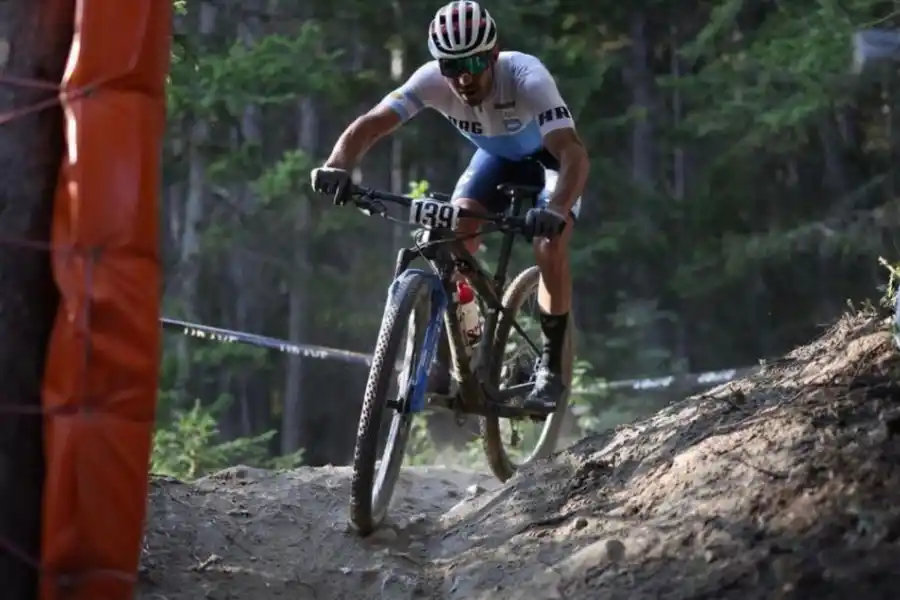 GRAN NIVEL. Juan Manuel Nardolillo compitió por primera vez en el Mundial Master de cross country.  