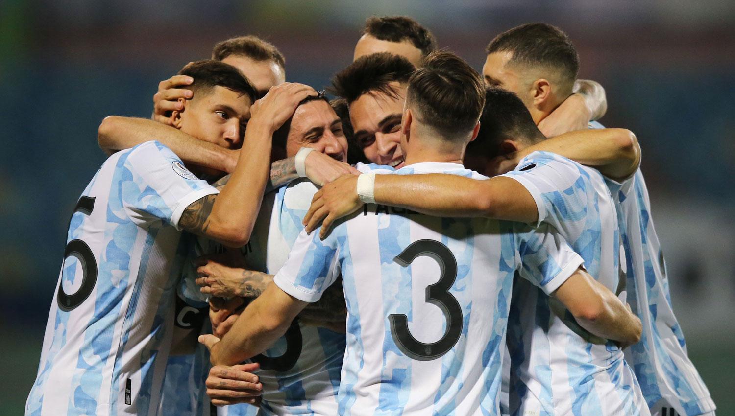 OTRA ILUSIÓN. La Selección Argentina tendrá tres partidos para intentar acortar las distancias con Brasil, el líder.
