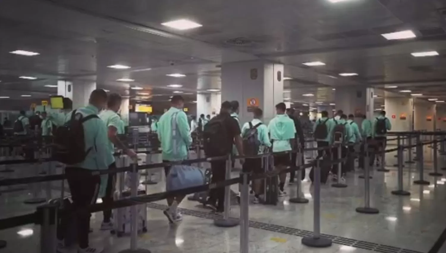 EN GUARULHOS. La Selección Argentina arribó esta mañana al aeropuerto de Sao Paulo.