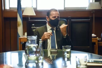 Pedido de licencia: “No se ponga nervioso, nadie quiere robarle nada”