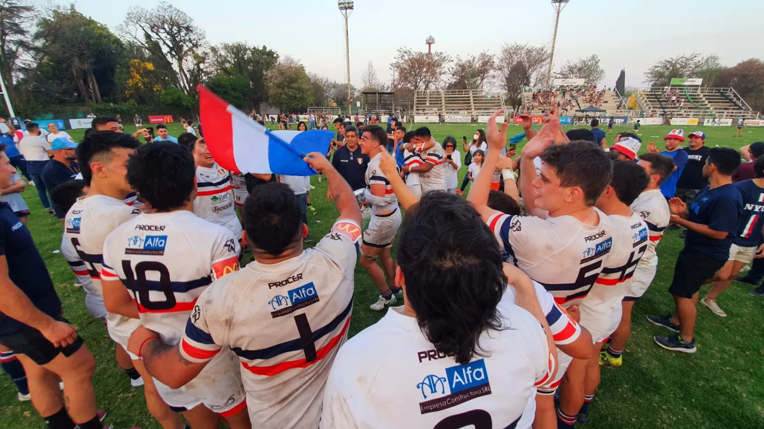 Natación venció a Tucumán Rugby en la final del Torneo Apertura 