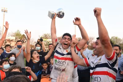 Natación campeón del apertura: la furia de color blanco