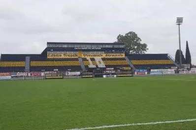 Video: así fue la llegada del plantel de San Martín a la cancha de Almirante Brown