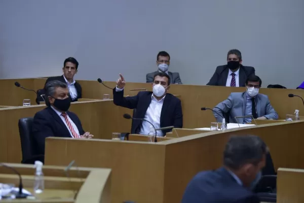 Jaldo pretende callar a su principal opositor con presentaciones judiciales