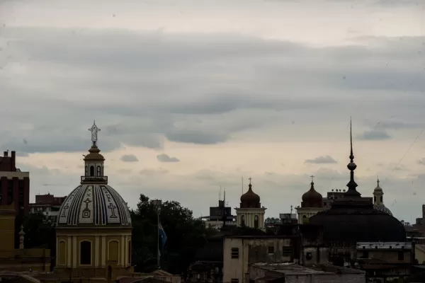 Se espera un sábado sin sol, pero con una temperatura que rozará los 30°