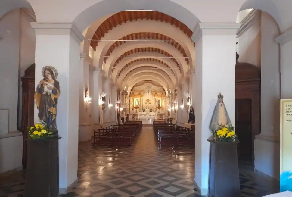 EN PIEDRA BLANCA. Interior del templo del pueblo natal de fray Esquiú.