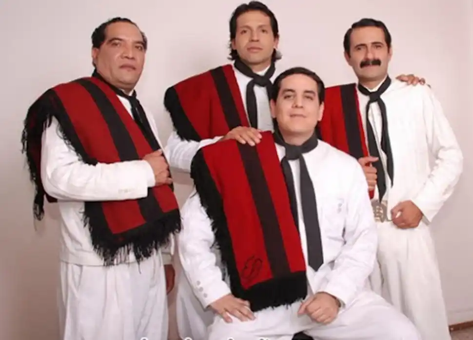 CON ESTILO. Los Arrieros defienden lo clásico hasta en la vestimenta. 