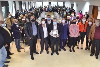 En la Legislatura, Jaldo recibió el apoyo de pastores evangélicos de Tucumán