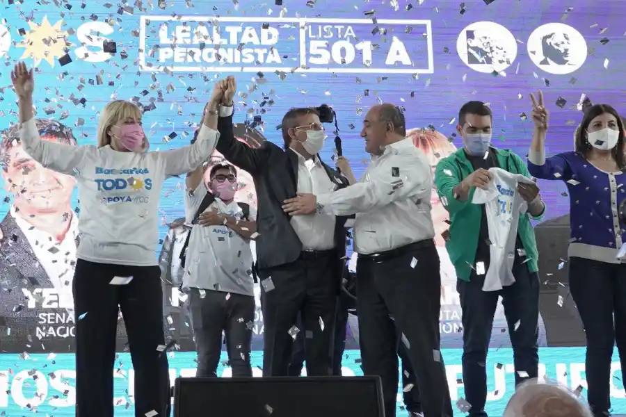 AVAL. La Asociación Bancaria realizó un masivo acto para mostrar apoyo al gobernador, Juan Manzur, y a la lista 