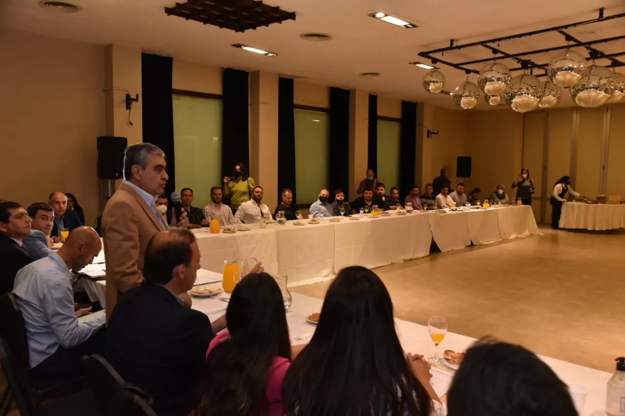GERMÁN ALFARO. Se reunió con representantes de distintas cámaras que representan a distintas actividades comerciales en Tucumán. 