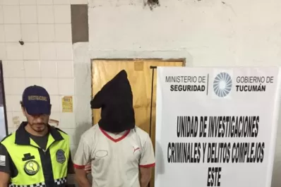 Acusado de violencia de género intentó esconderse de la policía abajo de la cama