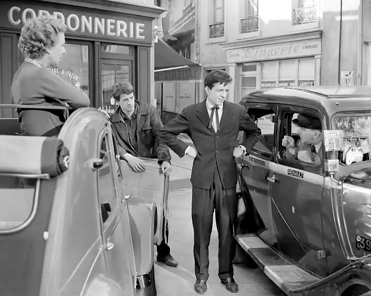 DEBUTANTE. “A pie, a caballo y en coche” (“À pied, à cheval et en voiture”, de 1957), de Maurice Delbez, es uno de sus primeros filmes.  