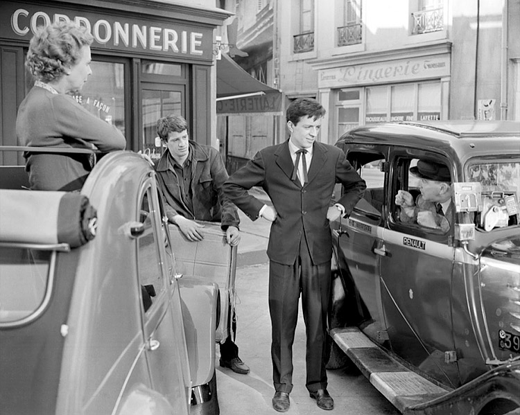 DEBUTANTE. “A pie, a caballo y en coche” (“À pied, à cheval et en voiture”, de 1957), de Maurice Delbez, es uno de sus primeros filmes.  