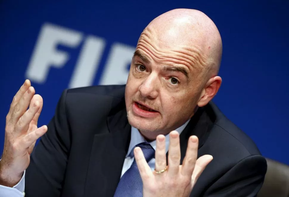 INAMOVIBLE. Infantino se aferró a la presidencia de la FIFA en 2016, tras la escandalosa salida de Blatter.