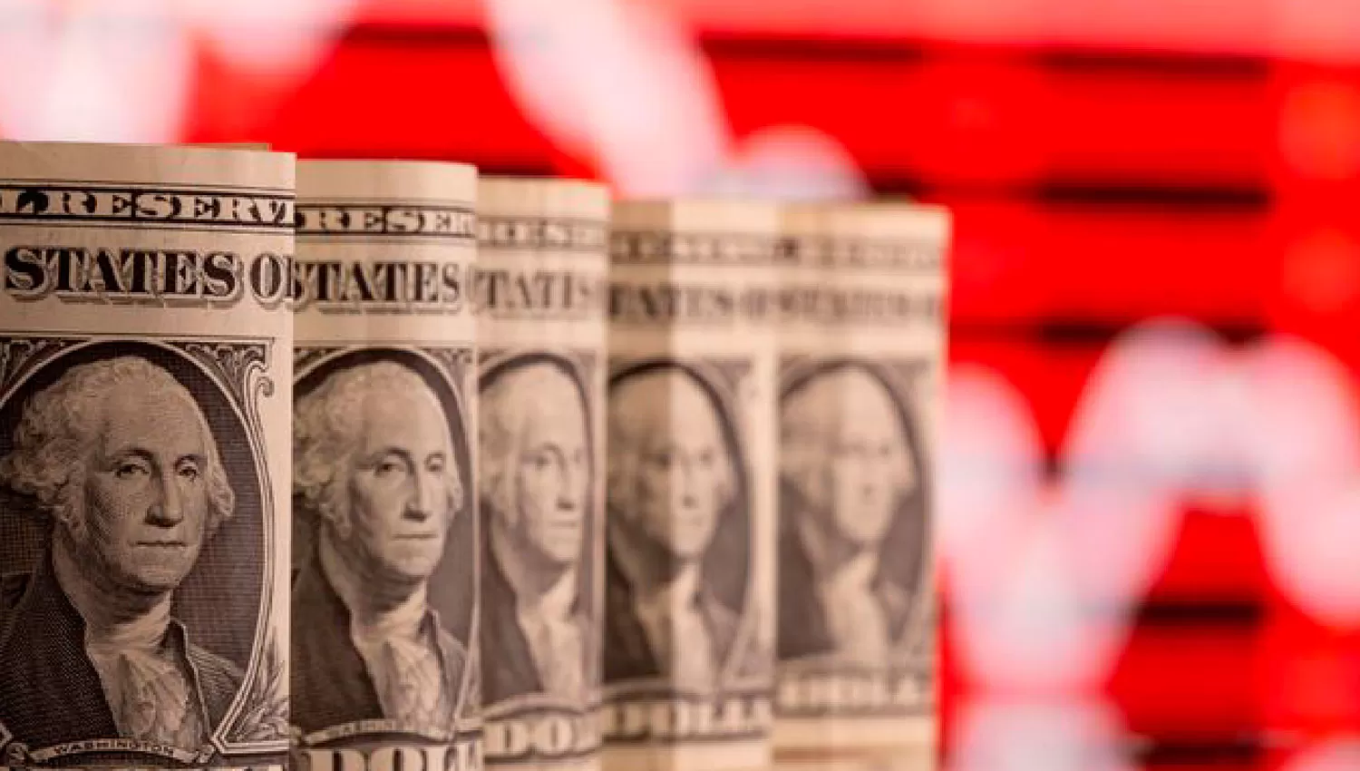 Las tensiones del gabinete repercuten en la cotización del dólar paralelo