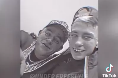 Un investigado por drogas se filmó con L-Gante con collares de oro que pesan casi cuatro kilos