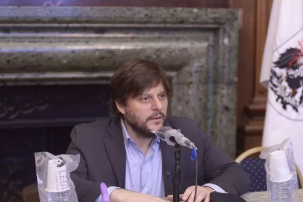 Santoro, sobre Vidal: creo que no esta cómoda en el papel que le asignaron
