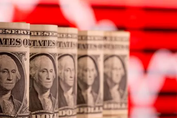 Las tensiones del gabinete repercuten en la cotización del dólar paralelo