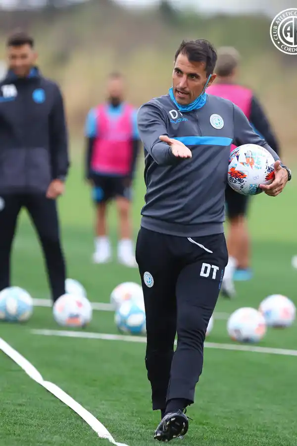 REANIMADO. La llegada de Farré al banco del “Pirata” le trajo buenos resultados. CLUB ATLÉTICO BELGRANO