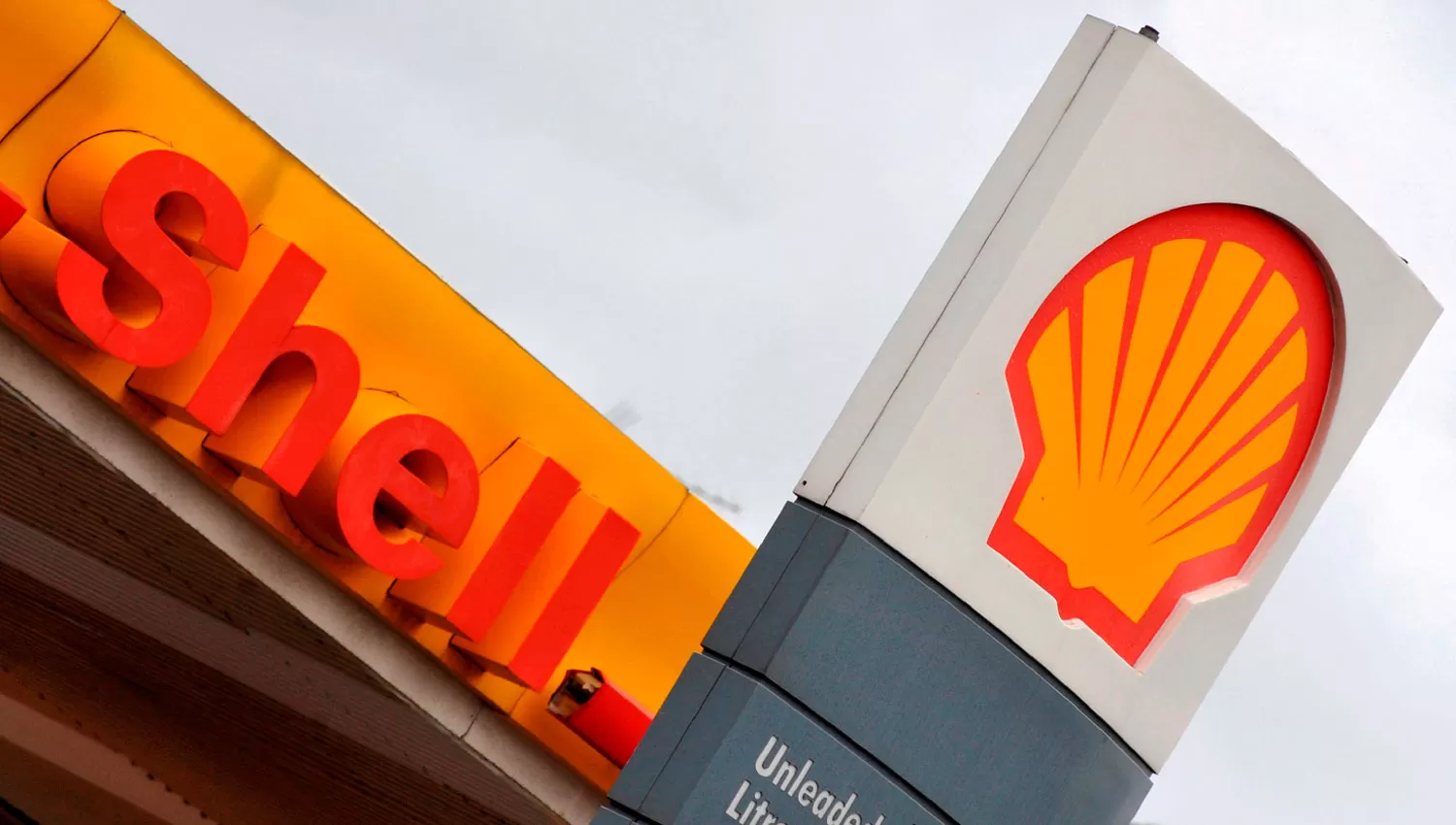 Shell abandonará la emblemática planta de GNL Sajalín 2, en la que tiene una participación del 27,5%, y en la que el gigante ruso del gas Gazprom tiene un 50%.