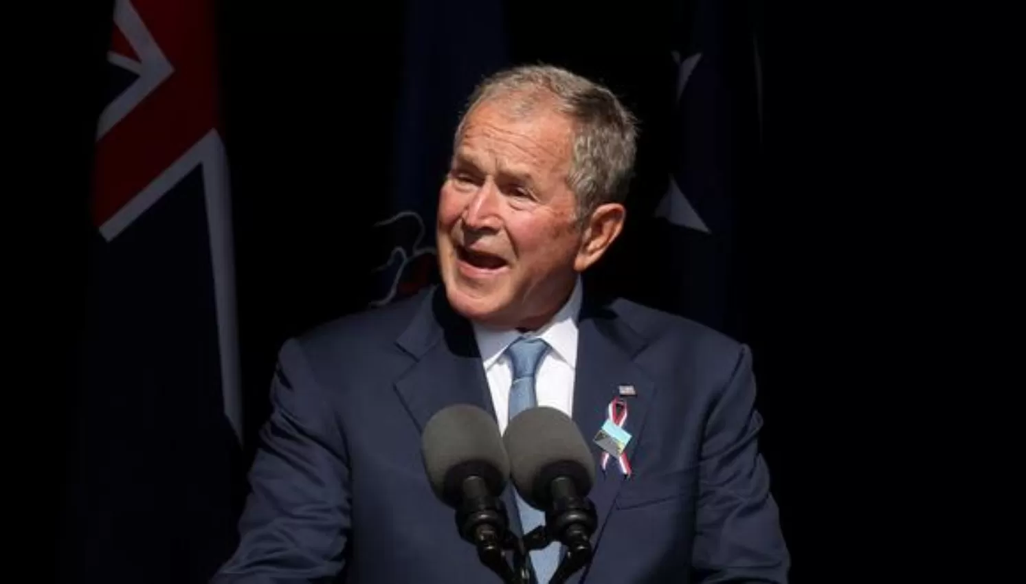 ATENTADOS DEL 11-S. El ex presidente estadounidense, George W. Bush, pidió luchar contra los extremismos en su discurso.