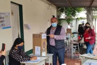Manzur: hay una gran concurrencia y se está votando, cumpliendo con los protocolos en las escuelas