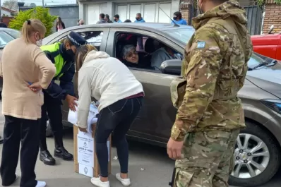 Sacaron la urna para que vote una mujer en el barrio Vial