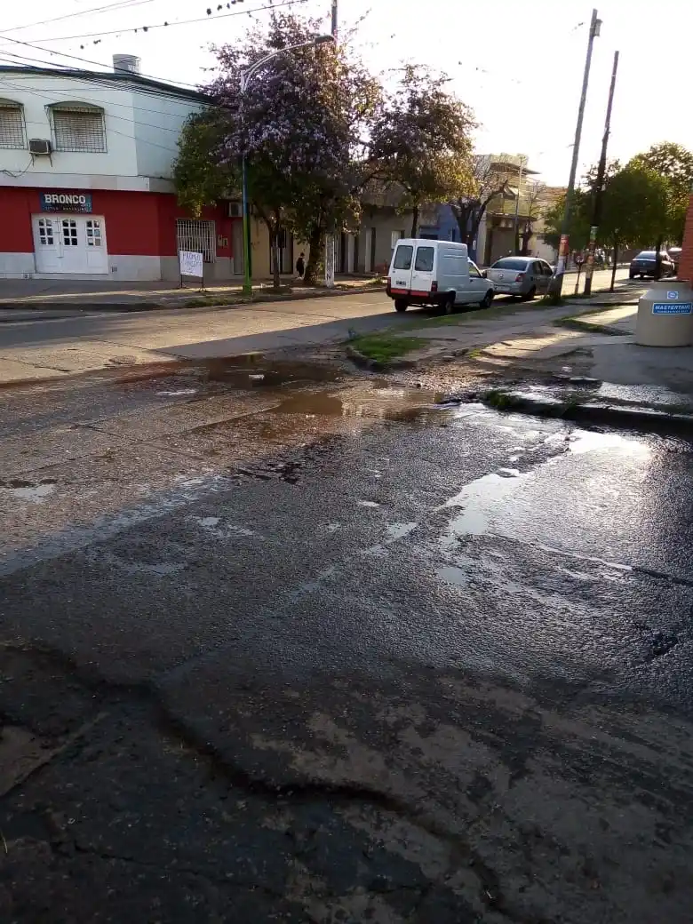 A dos meses de la inauguración, comienzan arreglos en el piso de la Libertad