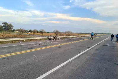 Aguilares: una camioneta atropelló a 16 jóvenes que bailaban sobre la ruta