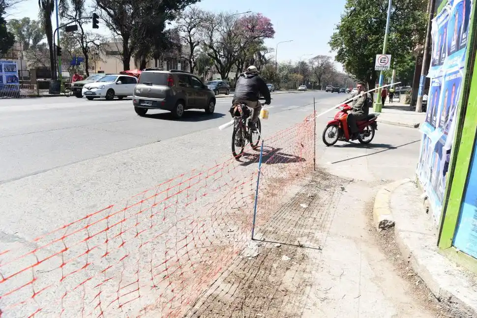 Puente peatonal de Mate de Luna: Una obra inconclusa que genera peligro