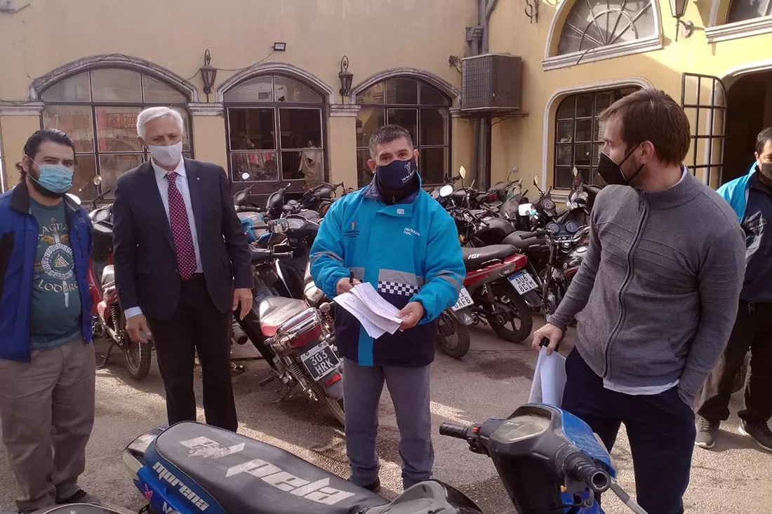YERBA BUENA. Entregaron motos secuestradas a la Escuela Técnica Manuel Belgrano.