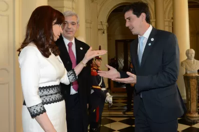 Cristina está reunida en el Senado con el ministro De Pedro