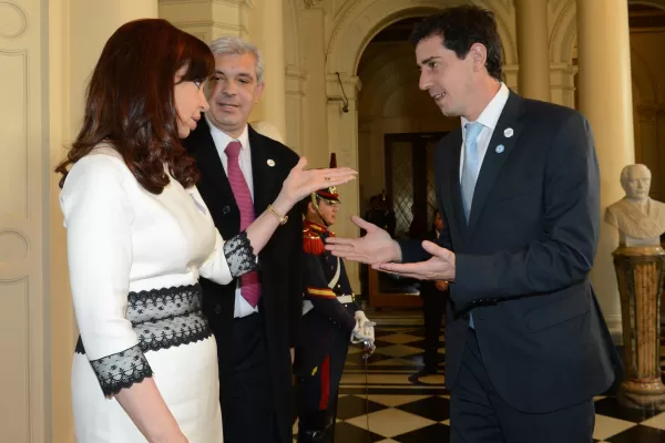 Cristina está reunida en el Senado con el ministro De Pedro