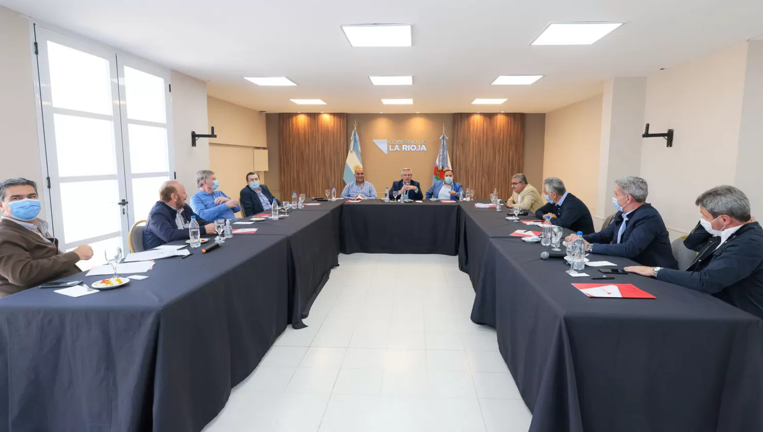 APOYO. En La Rioja, el presidente, Alberto Fernández, dio un espaldarazo a todos los mandatarios provinciales del Frente de Todos.