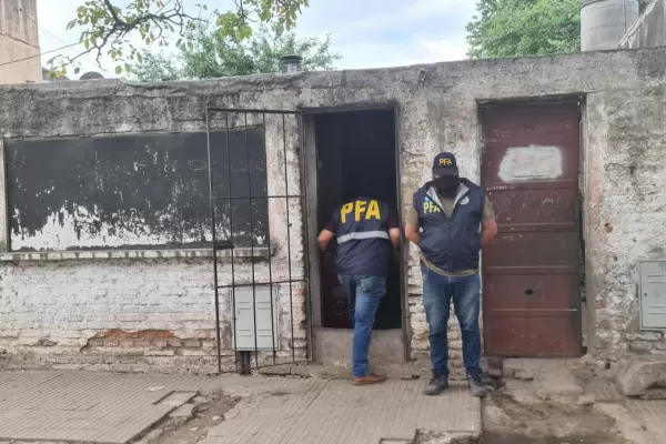 Allanaron una vivienda frente al parque 9 de Julio y secuestraron cocaína